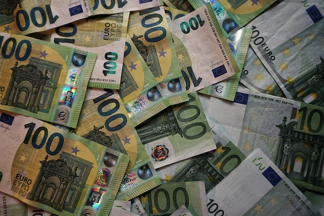 EU & Cash Economy